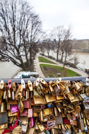 The Seine river and love locks at Pont Neuf in Parisのeditorial素材