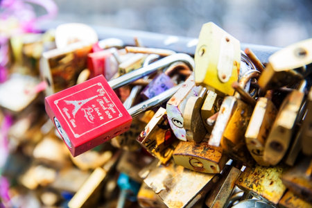 Close-up of the Love locks at Pont Neuf in Parisのeditorial素材