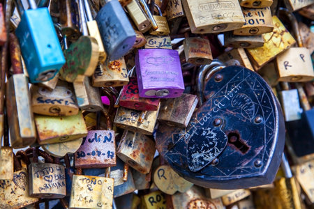 Close-up of the Love locks at Pont Neuf in Parisのeditorial素材