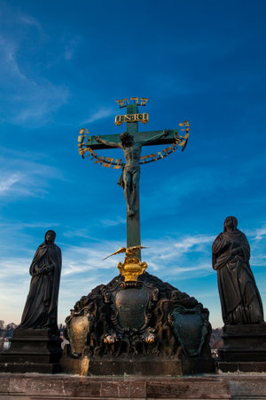 Statues of the iconic and historical Charles Bridge built on the 15th century over the Vltava riverのeditorial素材