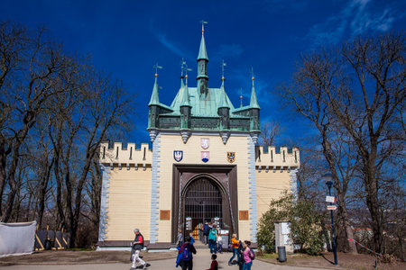 Tourists at the Mirror Maze in Petrin Parkのeditorial素材