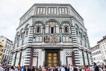 Tourists at the Baptistery of St. John in Florenceのeditorial素材