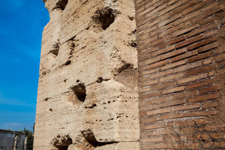 Detail of the walls of the famous Colosseum in Romeのeditorial素材