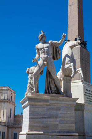 Detail of the statues at the Fountain of the Dioscuri located at the Quirinale Square in Romeのeditorial素材
