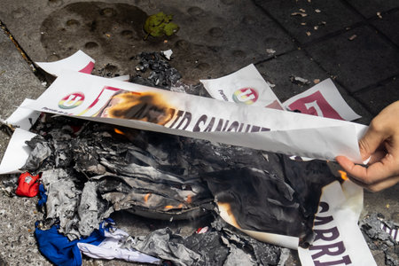 Bogota, Colombia - 14th November 2023. Citizen protest in front of the Ministry of Health against the Health Reform proposed by the Government of Gustavo Petro in Bogota.のeditorial素材
