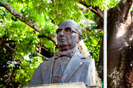 HONDA, COLOMBIA - JANUARY 12, 2024: Monument to the twice President of Colombia Alfonso Lopez Pumarejo at his natal city the heritage town of Hondaのeditorial素材