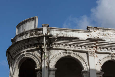 Old Phuket Town is located on Phuket City, around Thalang, Dibuk, Yaowarat, Phang-nga and Krabi roads. The beautiful architecture in Sino-Portuguese style are on two sides of the road that be shophouses, hotels, restaurants and museums for tourists make tのeditorial素材