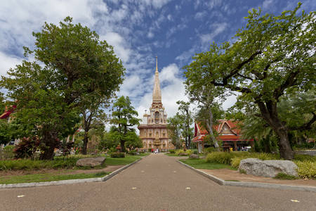 The most important of the 29 buddhist temples of Phuket is Wat Chalong or formally Wat Chaiyathararam located in the Chalong Subdistrict, Mueang Phuket District. It is dedicated to two highly venerable monks, Luang Pho Chaem (???????????) and Luang Pho Chのeditorial素材