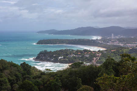 Karon Viewpoint (which used to be Kata viewpoint) is one of the most frequented viewpoints in Phuket. From here, it is possible to take in views of Kata Noi, Kata Yai and Karon beaches. Located between Nai Harn and Kata Noi beaches, the viewpoint is busy のeditorial素材