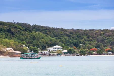 RAYONG, THAILAND - May 14 2014: boat shuttle tourists to the Samed island.のeditorial素材