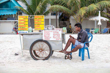 RAYONG, THAILAND - May 13 2014: Roti Shop Selling at the beach of the Koh Samed, Thailand.のeditorial素材