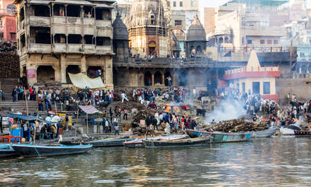 the famous cityscape of the ancient hindu city of Varanasiのeditorial素材