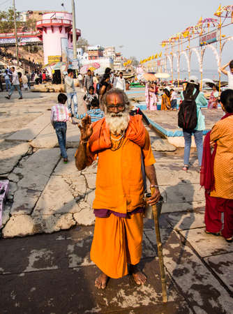 A holy man or sadhu on the ghats of the holy city of Varanasiのeditorial素材