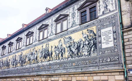 A gigantitc painting in the historic center of Dresden, Germany. A Procession of Princes painted on porcelain tiles 25000.のeditorial素材