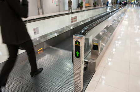  airport escalator with unrecognizable people walking on
のeditorial素材