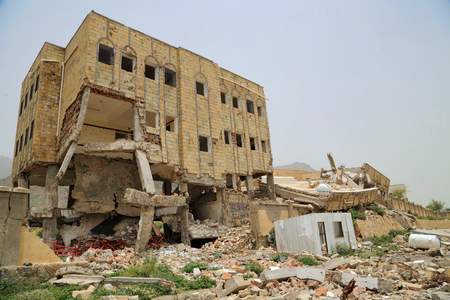 The war destroyed the schools of Yemen - the city of Taiz.のeditorial素材