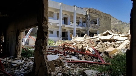 "Taiz / Yemen - Nov 21 2018: The schools of Yemen were destroyed by the war and coalition air raids, where the school was used as a military barracks for Mishat al-Houthi."のeditorial素材