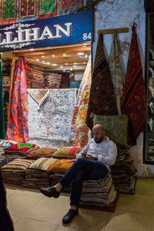 ISTANBUL, TURKEY - JUNE 22: Market stall at Grand Bazaar on June 22, 2015 in Istanbul, Turkeyのeditorial素材