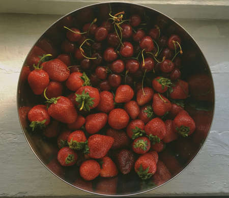 pizza and berry teaの写真素材