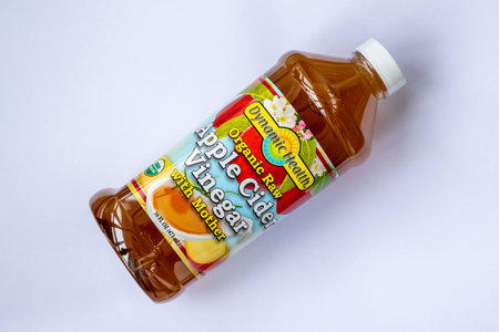 IRPEN, UKRAINE, DECEMBER 2 20222, Dynamic Health Laboratories, Organic Raw Apple Cider Vinegar with Mother, Illustrative Editorialのeditorial素材