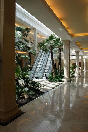 the escalator in foyer of the big shop