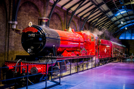 Hogwarts Express at platform 9 3/4 in Warner Brothers Harry Potter Studio Tour, Londonのeditorial素材