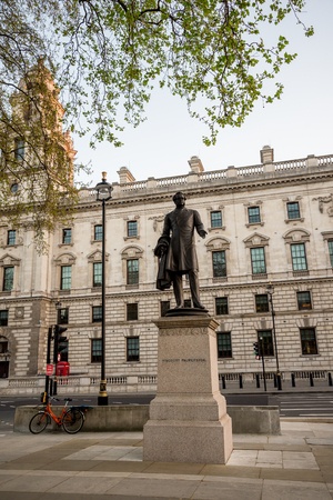 Statue of 3rd Viscount Palmerston in Parliament Square Garden in Westminster, Central Londonのeditorial素材
