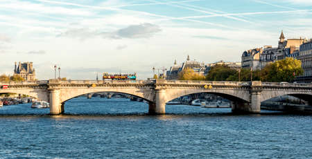 A night view of the illuminated Army Museum and Dome des Invalides cathedral, Paris, Franceのeditorial素材