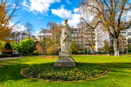 Hungarian Instutute of Paris building and entrance, Paris, France. Statue is erected in 2007. Sculptor - Andras Lapisのeditorial素材