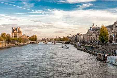 A night view of the illuminated Army Museum and Dome des Invalides cathedral, Paris, Franceのeditorial素材