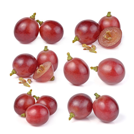 red grapes isolated on white backgroundの写真素材