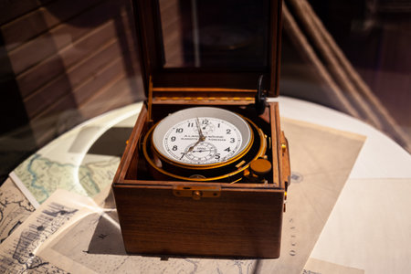 29.11.2022, Moscow. An old marine chronometer in a wooden boxの写真素材