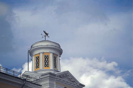 Walking in the early spring along the city street.の写真素材