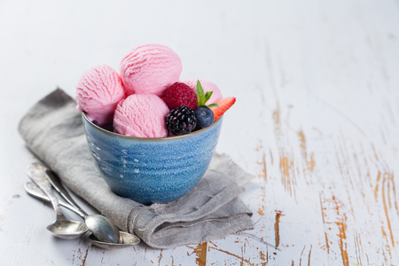 Berry ice cream with fresh fruitsの写真素材