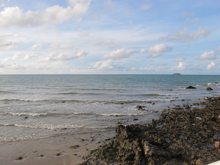 The sea and the cloud on the skyの写真素材