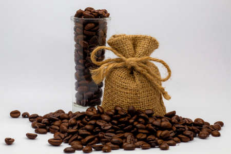 Coffee beans on white backgroundの写真素材