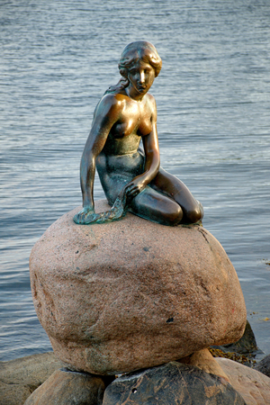 The little mermaid statue in Copenhagen, Denmarkのeditorial素材