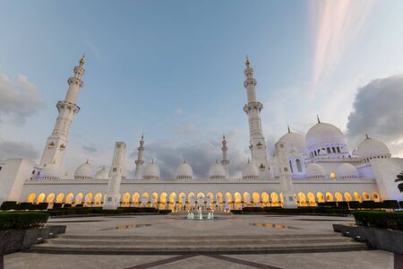 ABU DHABI, UAE - FEBRUARY 01: Sheikh Zayed Grand Mosque, Abu Dhabi, UAE on February 01, 2016 in Abu Dhabi. The 3rd largest mosque in the worldのeditorial素材