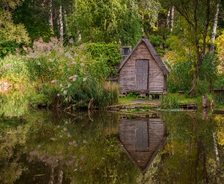 Cottage at hte lakeの写真素材