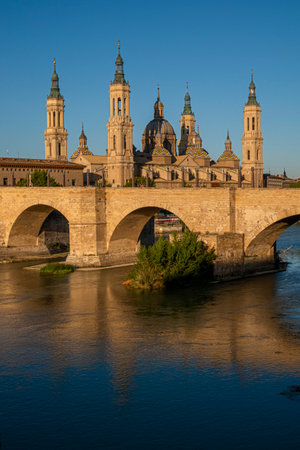 Basilica of Our Lady of Pillar in Zaragoza, Spain, Europeの写真素材