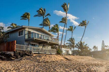 Sunset Beach, Hawaii/USA- Dec. 22, 2022: Loss of yards and homes due to beach erosion on Sunset Beach, Oahu, Hawaiiのeditorial素材