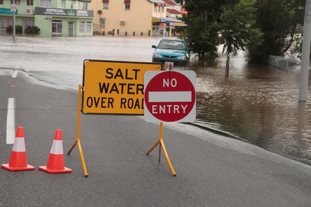 BRISBANE, AUSTRALIA - JAN 12 : Flood  Brisbane  Queensland declared natural disater January 12, 2011 in Brisbane, Australia のeditorial素材