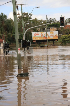 BRISBANE, AUSTRALIA - JAN 13 : Flood  Brisbane City  area Queensland declared natural disater January 13, 2011 in Brisbane, Australia のeditorial素材