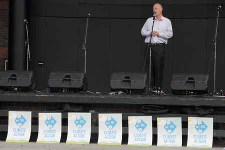 BRISBANE, AUSTRALIA - JUNE 6 : World Visions reverend Tim Costello addresses rally at say Yes protest during World environment day 6, 2011 in Brisbane, Australia のeditorial素材