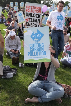 BRISBANE, AUSTRALIA - JUNE 6 : crowds with say Yes to cutting carbon pollution and clean energy signs at rally during World Enviroment Day say yes protest 6, 2011 in Brisbane, Australia のeditorial素材