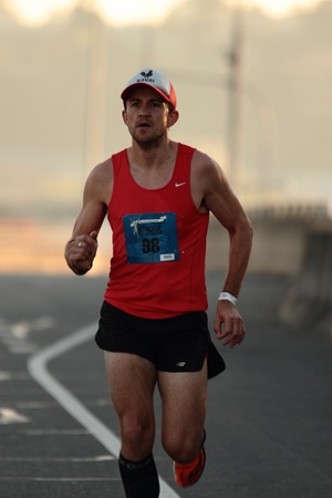 BRISBANE, AUSTRALIA - SEPTEMBER 02 : Clay Dawson  participating in the "Bridge to Brisbane" charity fun run on September 02, 2012 in Brisbane, Australiaのeditorial素材