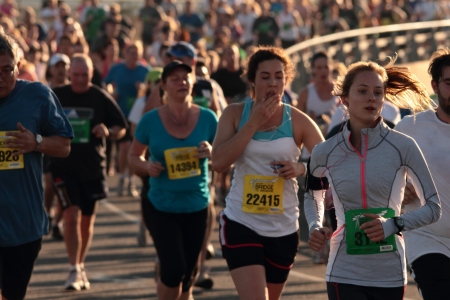 BRISBANE, AUSTRALIA - SEPTEMBER 02 : Unidentified runners  participating in the Bridge to Brisbane charity fun run on September 02, 2012 in Brisbane, Australiaのeditorial素材