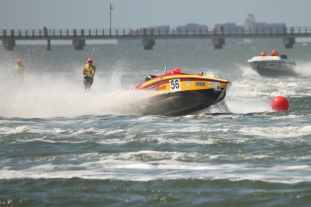 BRISBANE, AUSTRALIA - SEPTEMBER 15 : Team Robertson Racing in Australian Water Ski Racing Championship on September 15, 2012 in Brisbane, Australiaのeditorial素材