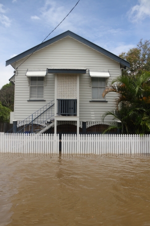 BRISBANE, AUSTRALIA - JANUARY 28 : Houses flooded from ex tropical cyclone Oswald on January 28, 2013 in Brisbane, Australiaのeditorial素材