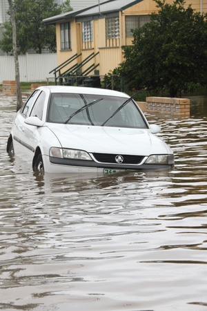 BRISBANE, AUSTRALIA - JANUARY 28 : Car submerged from ex tropical cyclone Oswald on January 28, 2013 in Brisbane, Australiaのeditorial素材